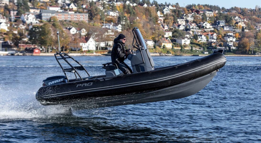 Zodiac_PRO_Lifestyle1 Zodiac_PRO_Lifestyle1