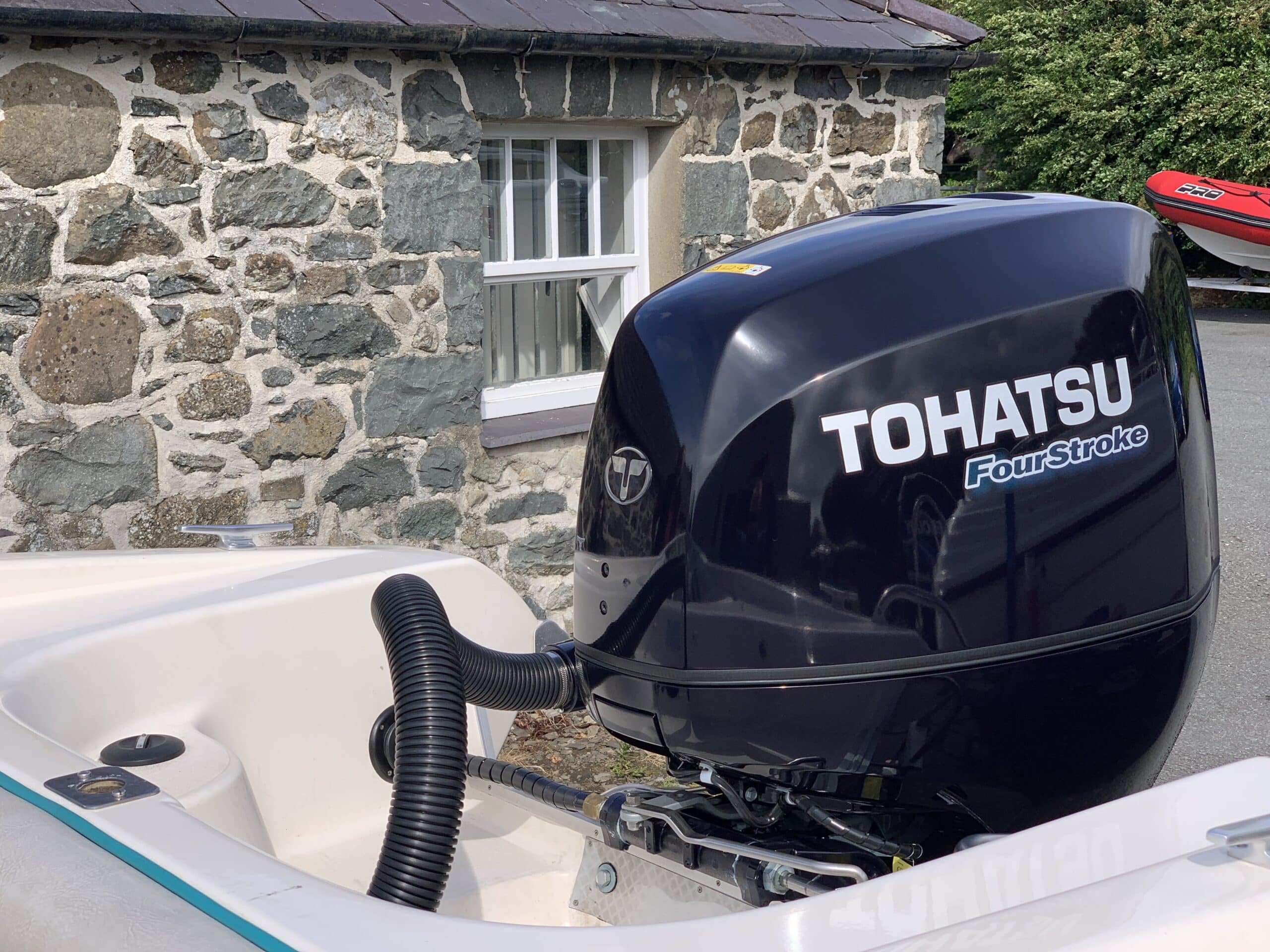 Outboard servicing