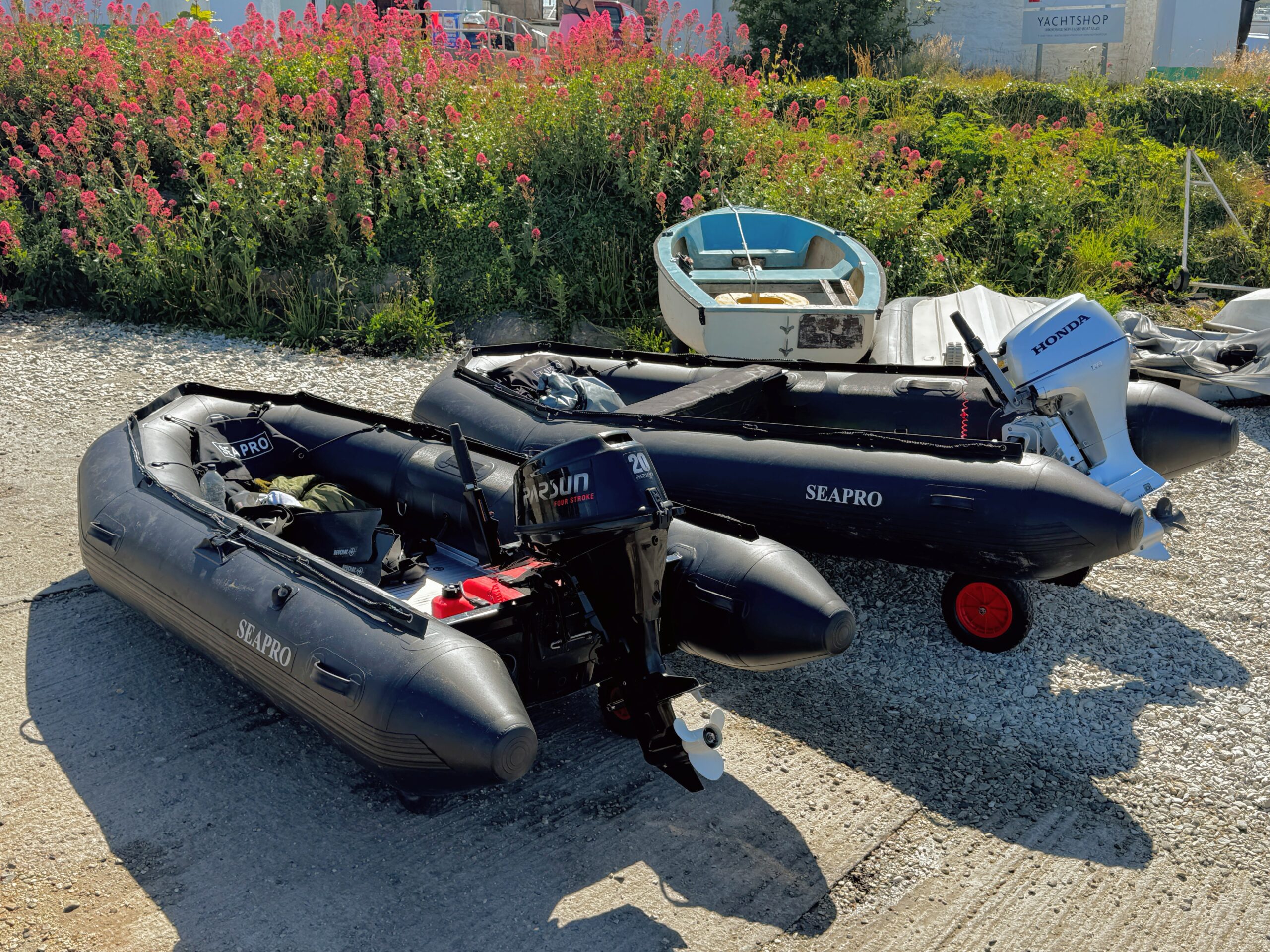 seapro_black_lifestyle_3